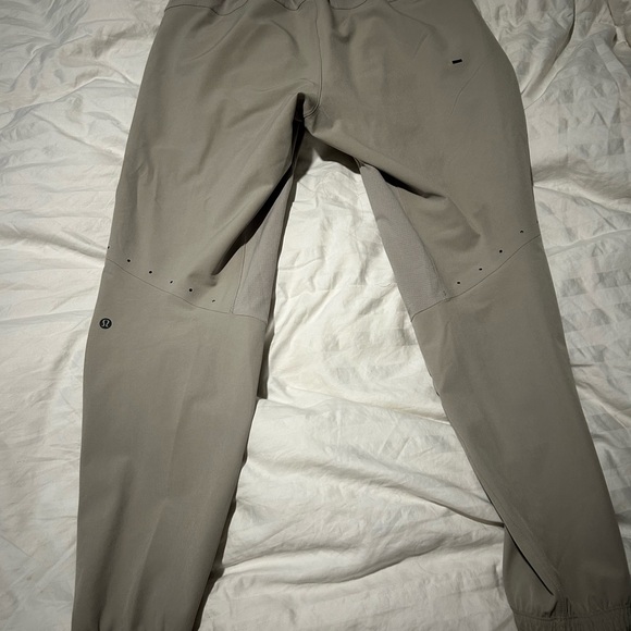 Lululemon Athletica Cream and Tan joggers - Picture 4 of 8